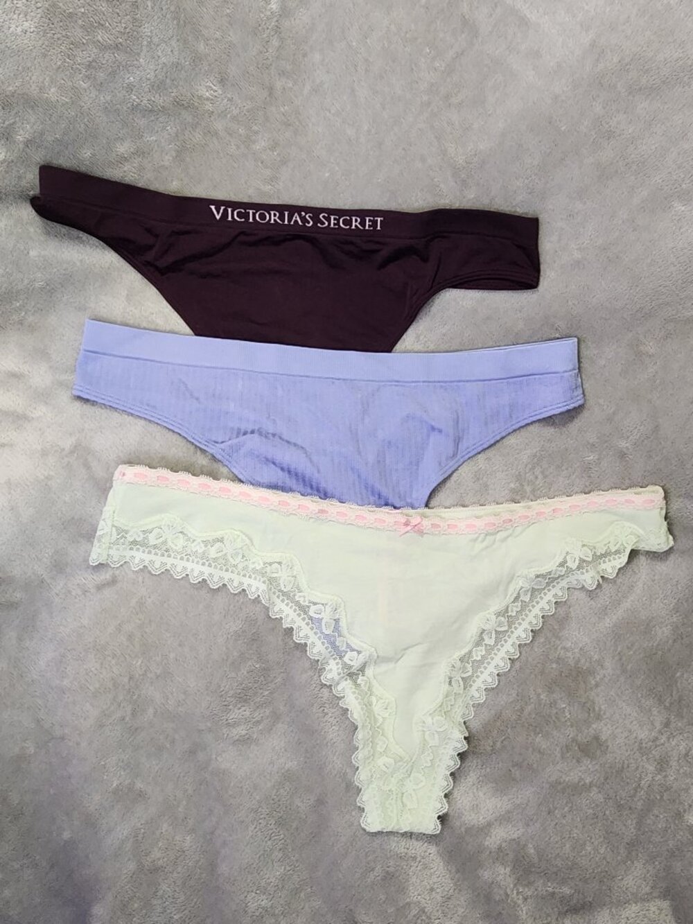*NWT* Victoria's Secret Large thong panties- Lot of 3